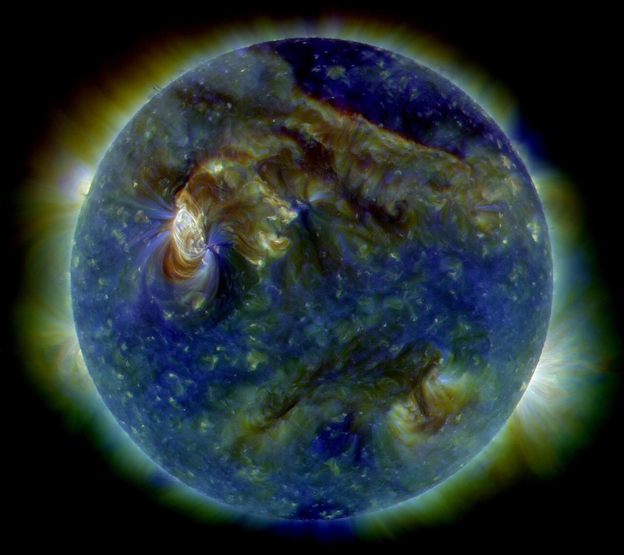 Солнце глазами космической обсерватории SDO